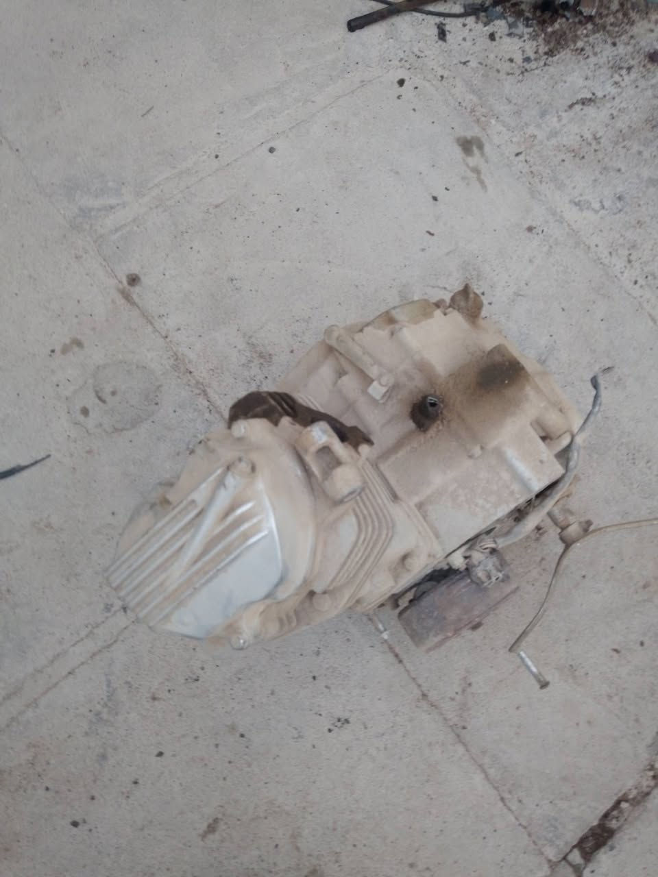 السلام عليكم
غراض دراجه ايراني للبيع ( شاصي وصدر كامل وسكان . ومكاين اثنين وحده بارت وحده نامه .. وتايرات ويل عدد ٣ .. 
العنوان: الزبير حي الشهداء.
للاستفسار  واتساب فقط  ما متواجد بلفيس :
 *********** .
 والسعر كلهن ب 120 وبيهن مجال
