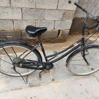 بايسكل باله بناتي للبيع السعر ب٨٠ قفل //٠٧٧٣٣٠٣٣٦٢٠