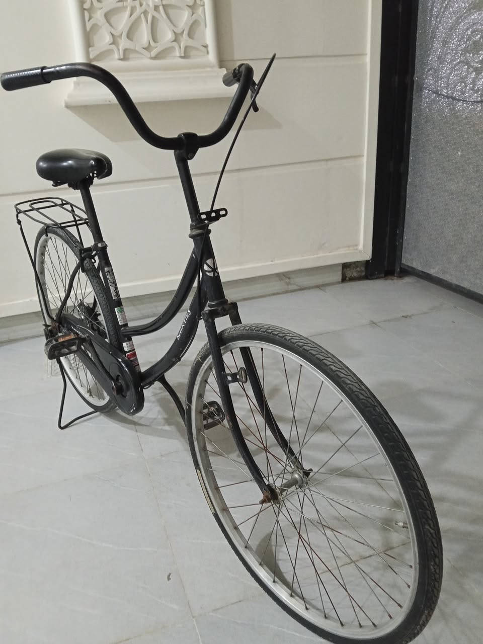 سلام عليكم بايسكل لبيع سعر 65 قفل غراض موجود ***********/ متواجد بس واتساب
