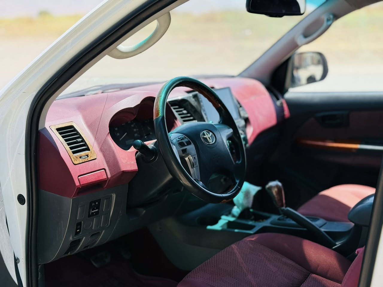 👑 TOYOTA HILUX (2014) (سەید نەهرۆ) 👑
نموونەیەک لە پاکی و جوانی، بۆ ئەوانەی بەدوای مەرزیەی و  هەرزانا  دەگەڕێن.
⚠️ تێبینی: سەیارەکە تەحویل و غرامە و وەکالەت بەشەرتە  
✨ دەوڵەمەند لە مواسەفات:
▪️ (4❌4)دەبڵ ئەکسل ✅
▪️ گیڕ ئۆتۆ ماتیک ✅
▪️ شاشە ئایپاد ✅

💪 دۆخی گێڕ و مەکینە و بەدن:
▪️ شانسی، بەتانە و  دەعم و داروبەردی سەیارەکە گشتی بەشەرتە.
.
💵 نرخی : (١٧٣) گەڵاو مەجال 
📍 شوێن: سلێمانی
📞 بۆ پەیوەندی کردن:
• ئاسیاسێڵ: ***********
• کۆڕەک ***********
 (ڤایبەر و واتس ئەپی لەسەرە 🛜):کۆرەک

لأهل النظافة والمميز.. تويوتا هايلوکس 2014، قمة بالنظافة والجمال.
⚠️ ملاحظات: السيارة جاهزة من ناحية التحويل، الغرامة، والوكالة (شرط التحويل).
✨ المواصفات:
▪️ 4x4 (دبل أكسل) ✅
▪️ گير أوتوماتيك ✅
▪️ شاشة أيباد ✅
💪 الحالة الفنية:
▪️ گير، محرك، وشاصي (شرط الفحص). السيارة مكفولة من أي ضربة أو صبغ.
💵 السعر: 173 ورقة وبيها مجال بسيط للشراي.
📍 الموقع: السليمانية
#سەیارە
 #بازاڕی_سەیارە
 #معرض_سيارات
 #سەیارەفرۆشی
 #بازاڕی_سلێمانی
 #هەولێر_سەیارە
 #سوق_السيارات
 #بيع_وشراء_سيارات
#تویوتا_هیلکس
 #هايلوكس
 #ToyotaHilux
 #Hilux
 #ToyotaIraq
 #تويوتا_العراق
