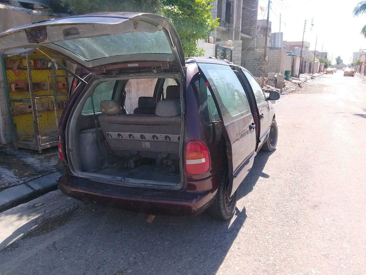 دوج كرفان موديل ٢٠٠٠ للبيع ٢٥ وبيها مجال رقم صلاح الدين سنويه لل الشهر ٩ عام ٢٠٢٧ كير اوتو محرك بلاد كالوبر مكان كركوك للاستفسار الاتصال على الرقم *********** واتس آب
