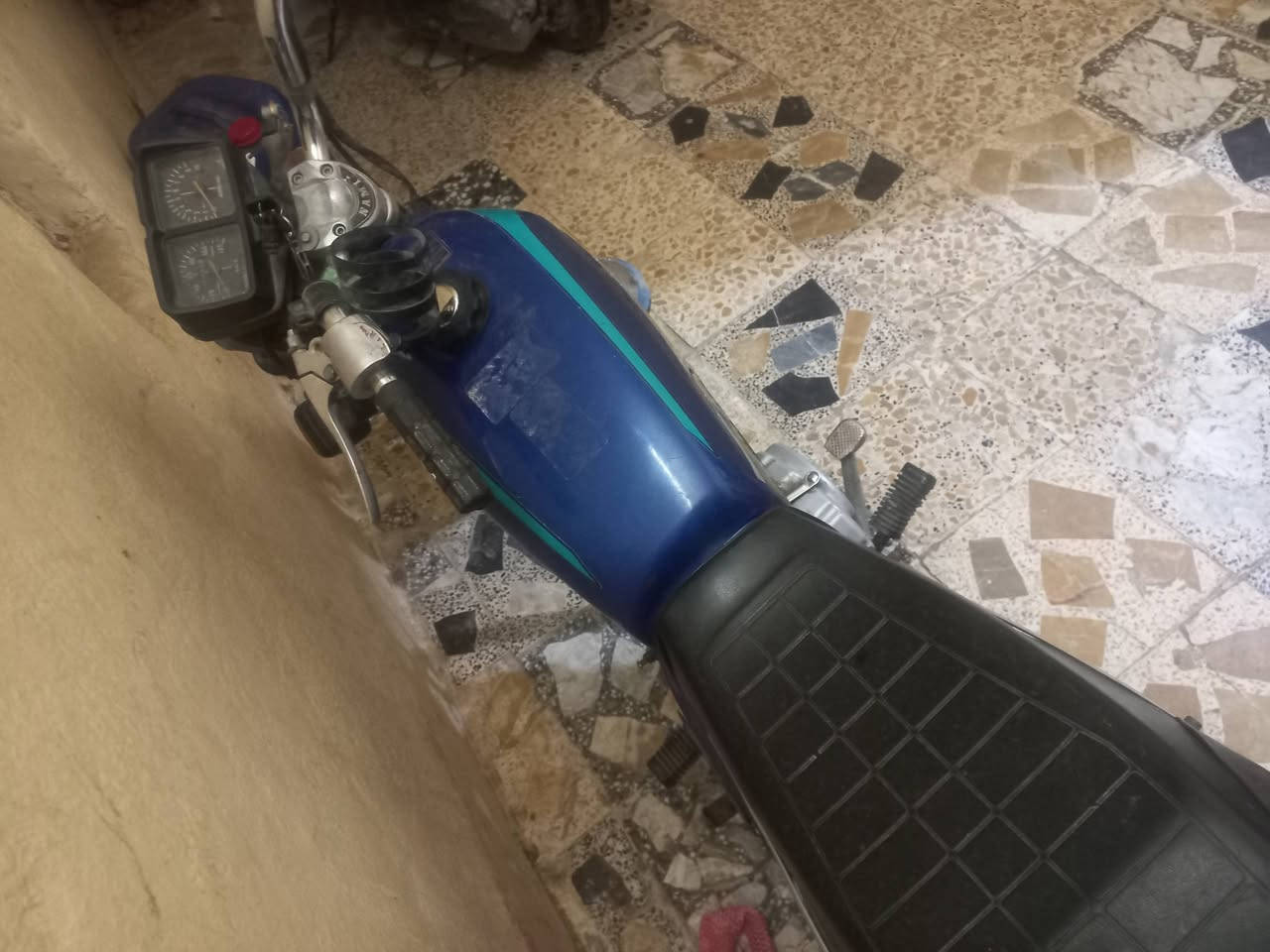 السلام عليكم اخوان
دراجه اربعه كير اوراق  ارشه موديل 2017بس الشاصي وباقي غراضها ومحركها كله 21 تشتغل هندر واحد
450وبيها مجال بسيط الشراي يتصل مكاني نجف 

***********
