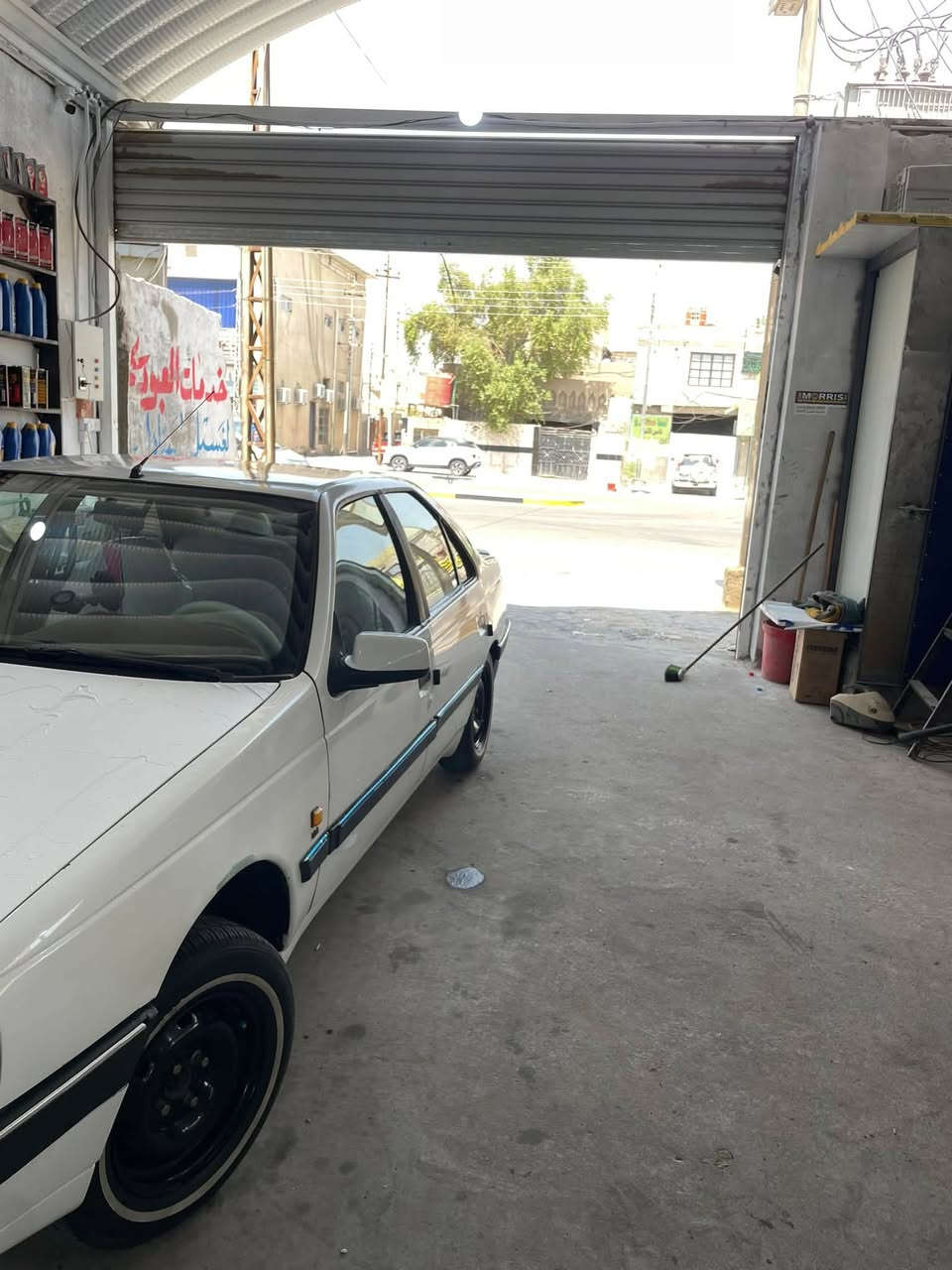 السلام عليكم
بيجو 405 مديل 2014 رقم بصره  انكليزي مصفره غرامات
السياره معمره تعمير يخبل كامله ما ناقصهة شي فقط كمبريسر التبريد  السياره خير من الله عليهة ادامه كامله ترايك وين ما تريد مكينه وكير كفاله 
السياره احلى من الصور
مكاني البصره الزبير ***********
السعر :40 وبيهة مجال
