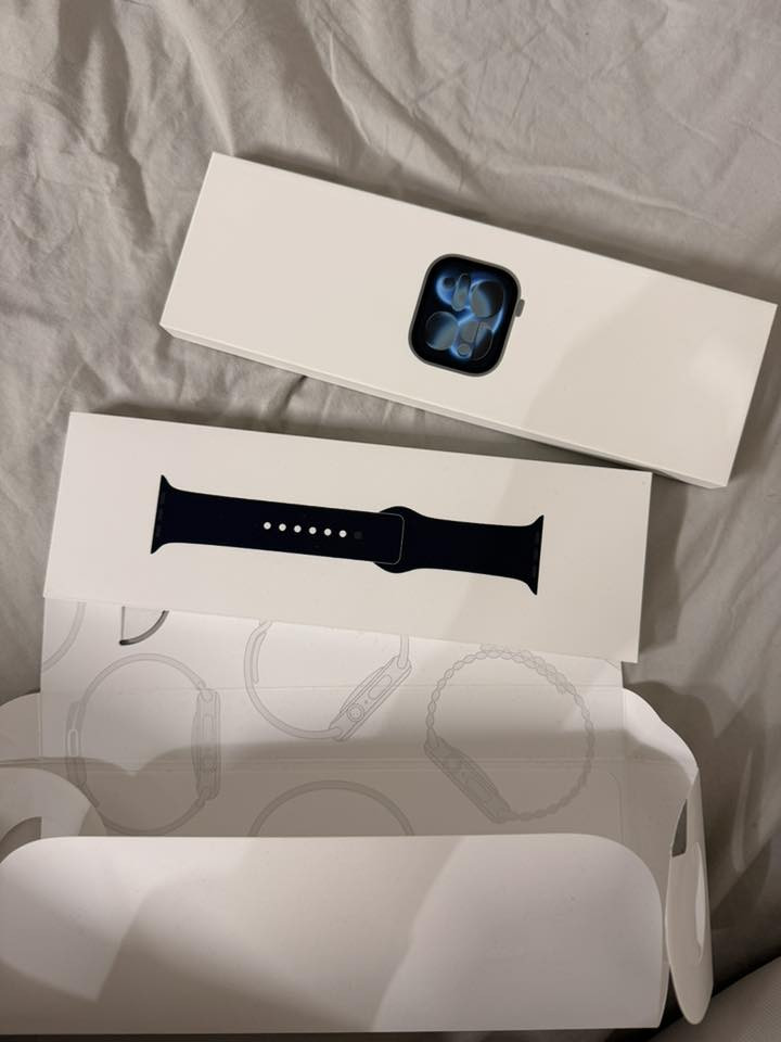 للبيع في بغداد 
apple watch series 11 
46mm
بطارية 100 
ضمان سنه 
مستعمل 15 يوم 
اللون المميز space gray
اغراض كامل
البيع حصرا 500  الف
رقمي
***********
