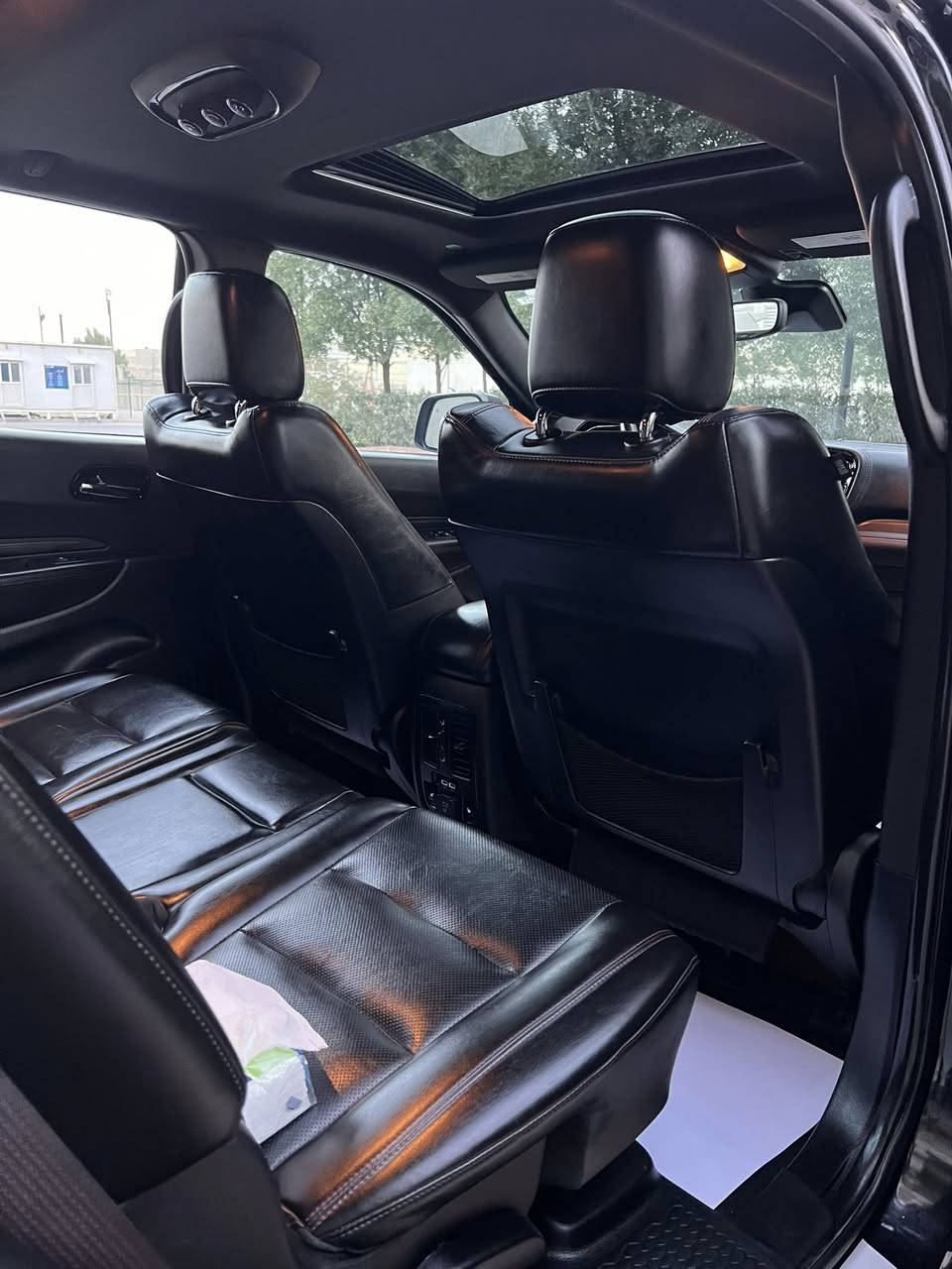 السلام عليكم …🌹🔥
للبيع دوج دورانگو جي تي بلاص اصل  بلاك اديشن فول فول مواصفات ١/١ موديل 2023 وارد امريگي ضرر جدا بسيط اخت الكلين فقط ( قبغ الصندوق جزء منه فق ) وباقي كفاله عامه بجم كبس شركة ( بدون ايرباك ) برغي ممفتوح بالبدي ابد رقم بغداد ( سنويه باسمي  ) وهزه وفحص جديد السياره حرفيا ع وضع الشركه كير مكينه حداديه كله لوك البدي ولابرغي مفتوح بيها ابد بشرط ماشيه 46mi غراضها البلاديه كله وياها موجوده ( بصمتين شركة ) كتلوكاتها ارضياتها بلجيس ممفتوحه السياره بدون اي نقص كلشي بيه بلاد بدون اي فتح وبيه سونار من بدي كار جديد وعليه تغليف PPF كامل ….. 
مواصفات ….
_________________________________________
بصمة
سلايد 
رادار امامي
داخل جلد ميتط احمر
كشنات الاماميه كهرباء
تدفئه وتبريد بالكشنات الاماميه
تدفئه بالكشنات الخلفيه
خزن ميموري السايق 
مري قلاب ع بك
جنطه كهرباء
رادارات جانبية
نظام خروج من المسار وقياده اليه 
استرين ميموري وكهرباء
دركه حرف D مال GT
كشنات الخلفيه متصل 
تجاوي كهرباء
اوتو استوب خلفي 
حساسات اماميه
حساسات خلفيه
شاشه كبيره حجم 10.5 أنج تجي بس بالفول جميع الاوبشنات مفتوحه + خرائط GPS
شاحن لاسلكي 
كير ٨ نمر 
شفتات استرين
كامره خلفيه دواره فول HD
نظام ايكو 
دكمة سبورت
تشغيل عن بعد
نظام اطفاء محرك عند وقوف لفتره طويله
تبريد مركزي اكيد 
نظام تراكشن 
ويل كب حجم 20 اصل 
مري وسطيه والجوانب معتم
نظام ترحيب 
كشافات زينون 
اخوان اغلب مواصفات كتبتها للتوضيح حتى العالم تعرف فول شنو  السياره مثل مذكرت طخته فقط بسيطه بقبغ صندوق وكرر بدون ايرباك وبدون اي نقص وراح ارفق رقم الشاصي ( 1C4RDHDG4PC602300 ) والسونار موجود هم السياره حرفيا جديد وعارضه بسعر حلو مال بيع …
مكاني بغداد / حي الجامعة
السعر / ٣٣٨ وبيه مجال بسيط كلش 
للاستفسار اكثر / ***********
وأسف ع الاطاله 🌹
