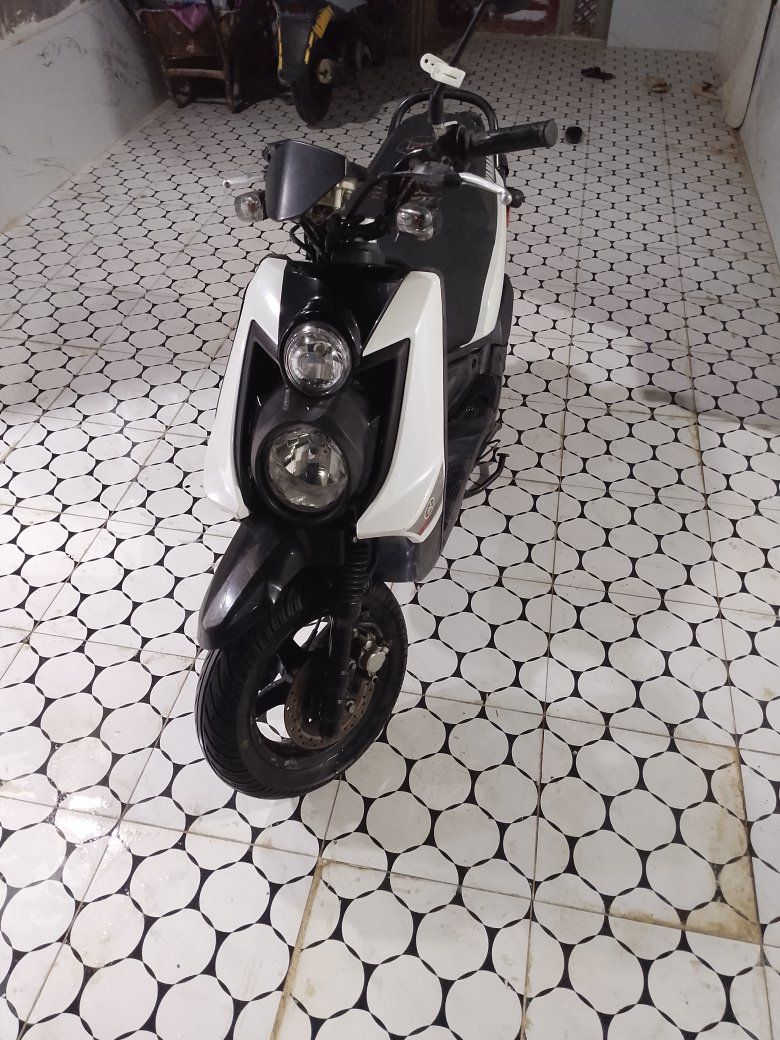 سلام عليكم دراجه البيع سكنس جبلي مصرالي شهر من طلعته حاويه اريد ابيعه لين اريد اشتري ستوته عارض دراجه بسعر 1400بيه مجال قليل كلش وهذا رقمي ***********
