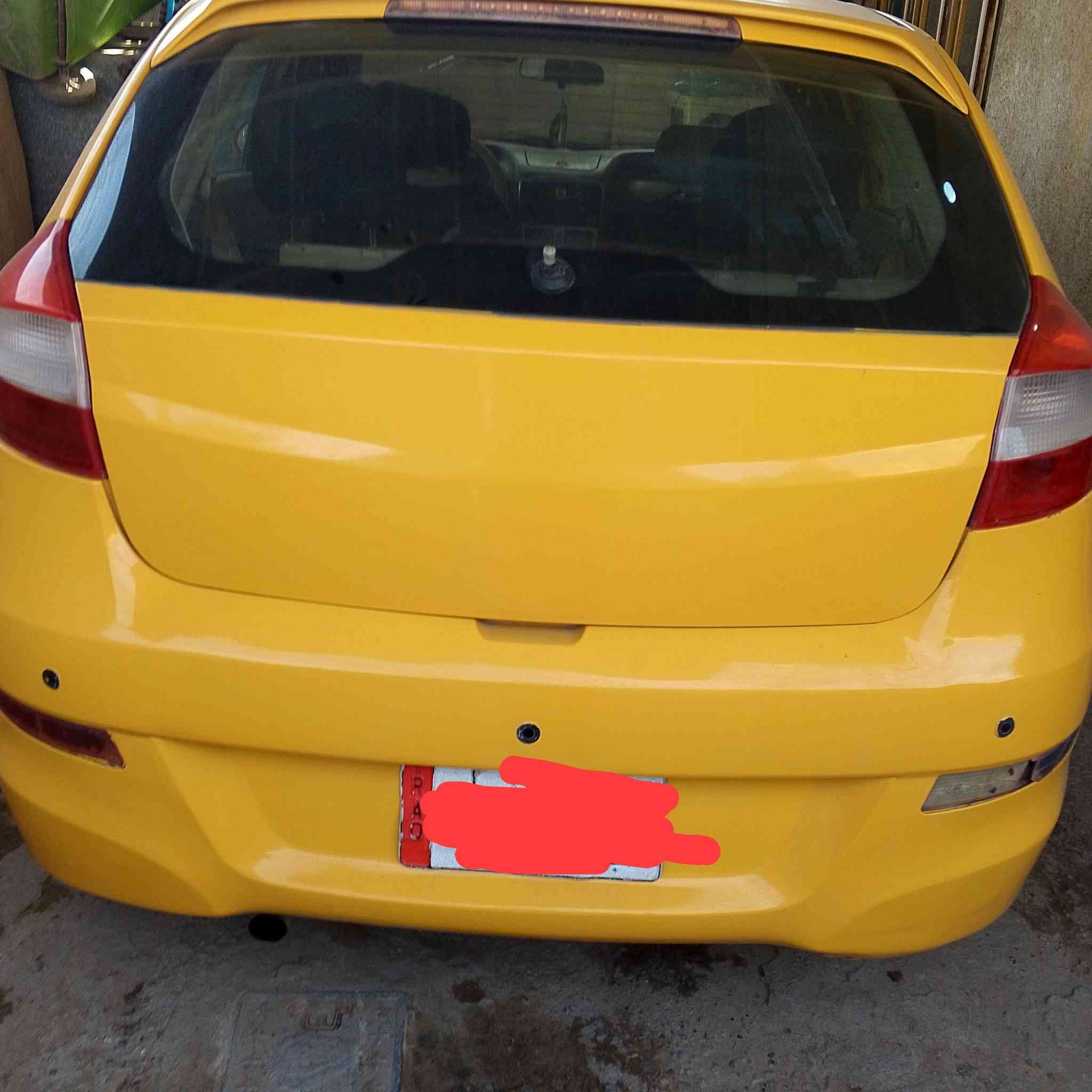 السلام عليكم ورحمه الله وبركاته من رخصة الادمن شيري فلاوين صبغ عام بدون  ضربةمديل 2013 كير محرك جدد تبريد يشتغل جديد دوشمة جديدة كهربائيات شغالة كلها زنون عالي رقم بصرة الماني صاحبها موجود تحويل مامسجلة هيئة حرة بيها بارئة ذمة تخم تاير مكان السيارة بغداد ابودشير او هور رجب السعر 28وبيهامجال  الطيبين واومراوس بسعر أقل منها ***********بي واتساب
