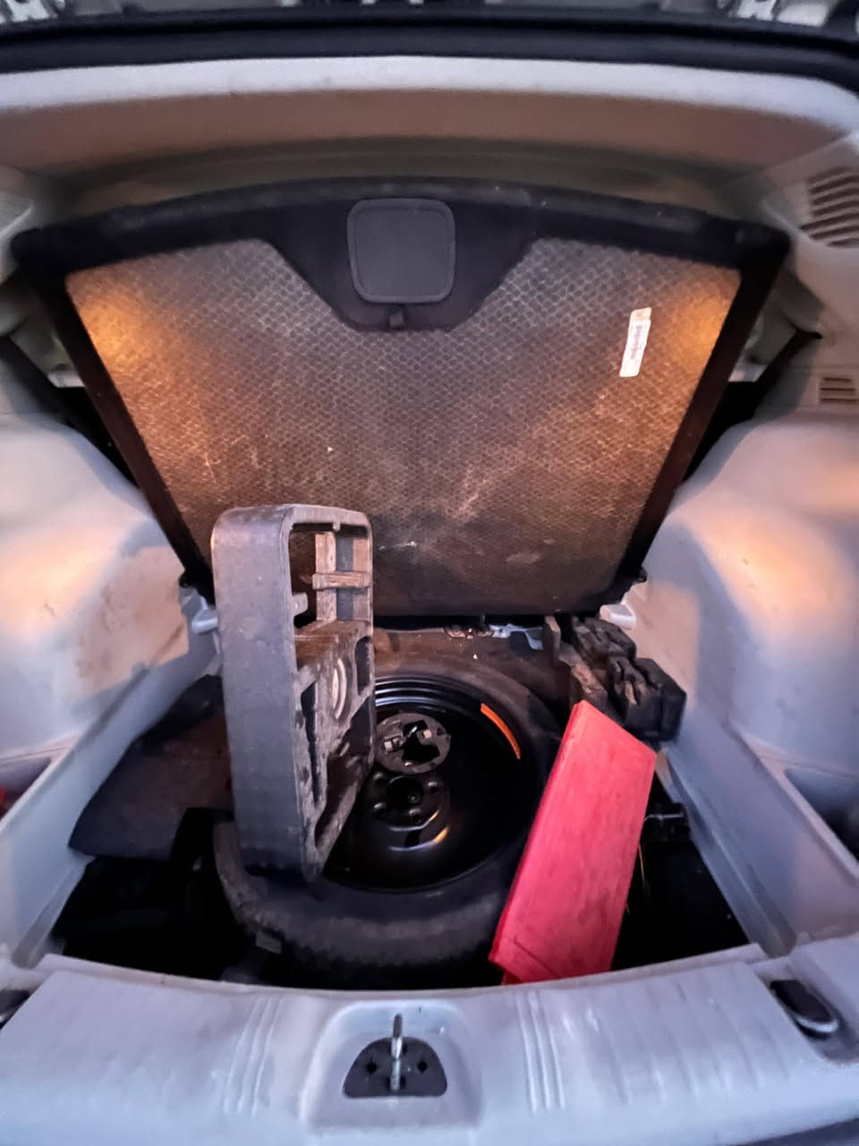 السلام عليكم جيب كومباس موديل ٢٠١٨ماشيه ٤٠ألف للبيع السعر ١٢٥ورقه
السياره بأسمي العنوان بغداد السيديه 
هاتف ***********
