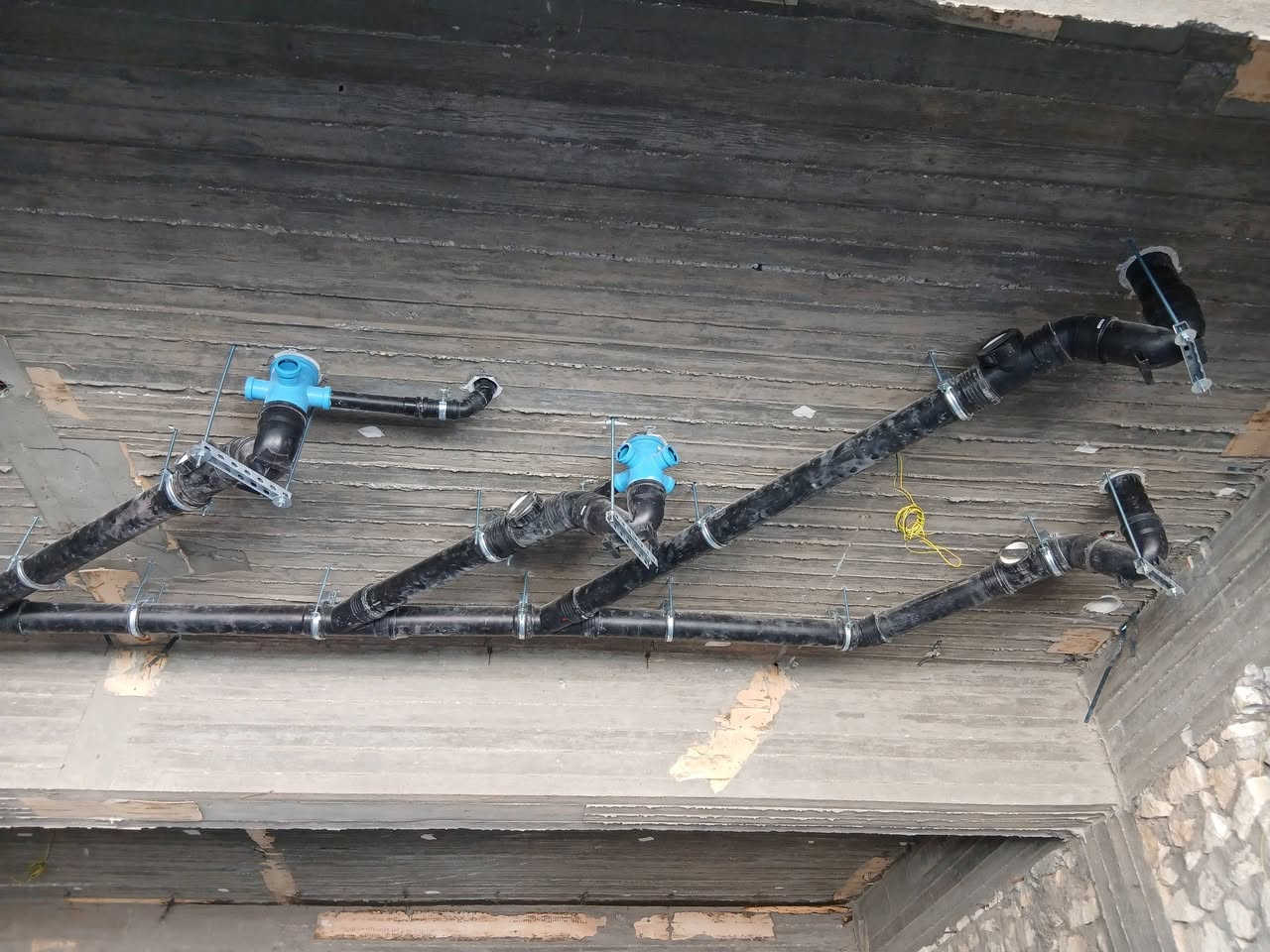 السلام عليكم تأسيس صحيات عامه ماء ومجاري تقطير سبالت بنضام حديث جزء من عملي للاستفسار 
***********
