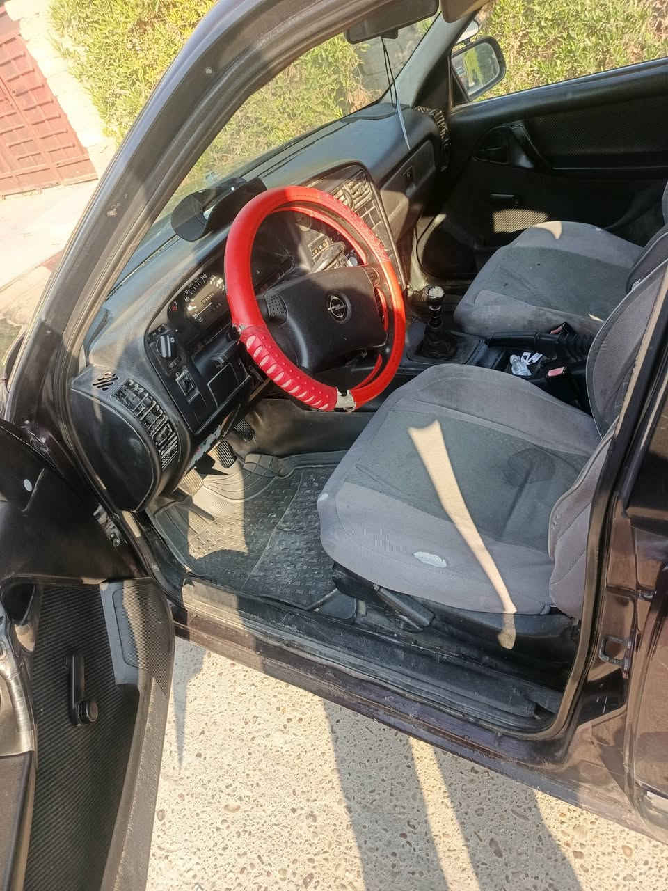 اوبل اوميكه موديل 92 انبار انكليزي باسمي مصبوغه عام جماليه مكفوله من الضربه صدر جديد باتري دينمو جديد تايرات نص عمر تبريد بلادي مكينه وكير مكفولات
***********
