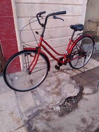 بايسكل عبدالحليم نضيف حجم 26 السعر 100 وبي مجال قليل 07747662320