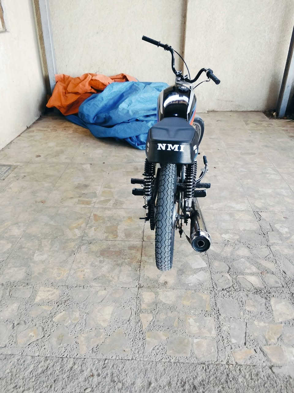 سلام عليكم دراجه ايراني للبيع نضافه شوفت عينك كلك كلك الدراجه خير من الله شلعه فول معدل عالي السعر 400وبيهه مجال حك الجيه *********** مكلف بالنسر اتصل ع رقم
