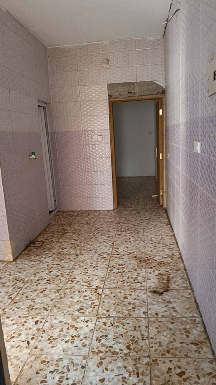 بيع مستعجل
بيت 100 متر ابو كفة ع تبليط

ملك سند25 طابقين

سعره 84 وبي مجال

***********
