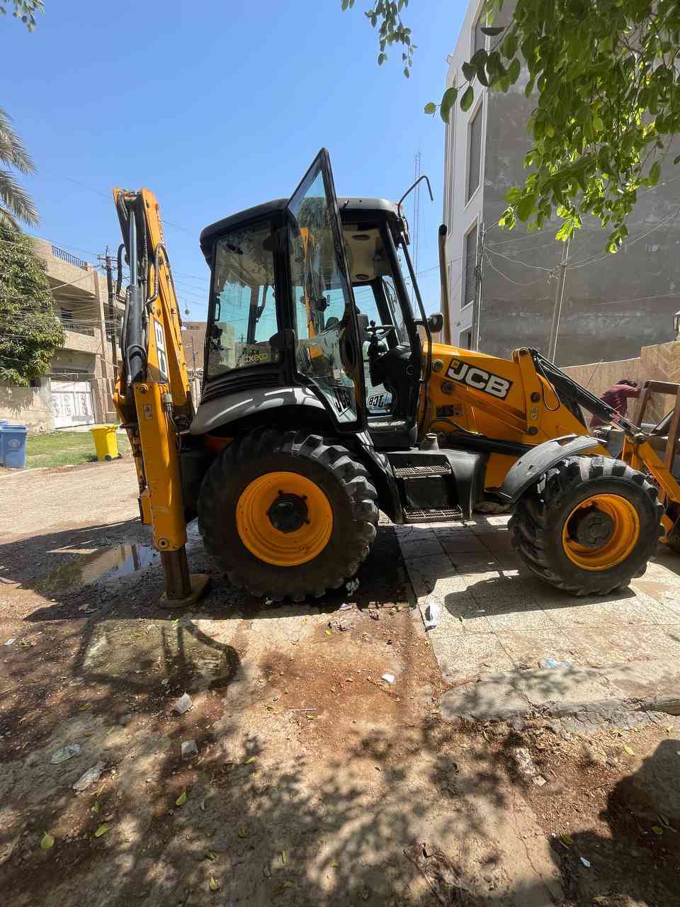 جيسي بي للبيع ***********
