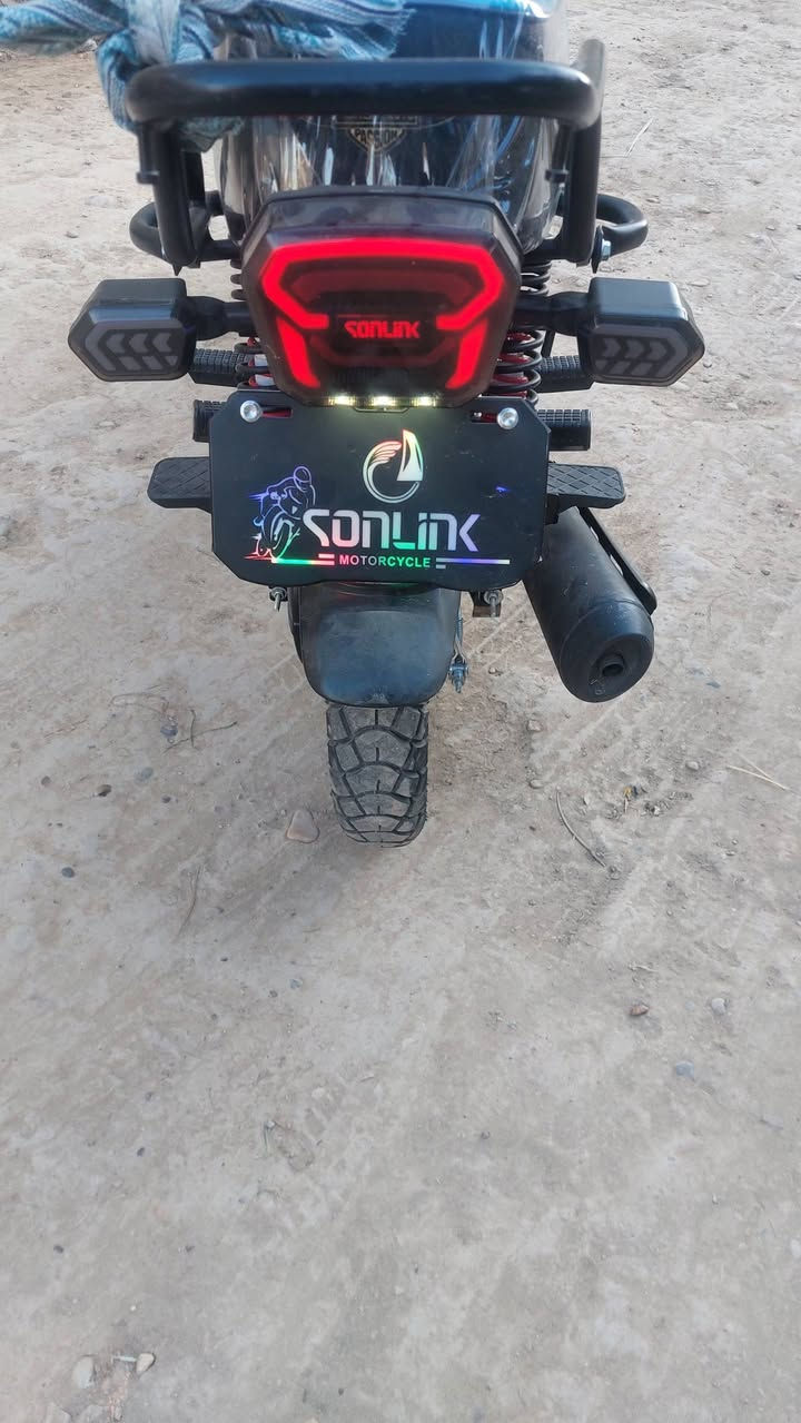 السلام عليكم دراجة سيفانه للبيع ٢٠٢٥ دراجة مستخدم اقل شهر جديده زيرو محركه ٢٠٠ مكفوله كفاله عامه اوراق سعره خاص او إتصل *********** واسط قضاء الصويره
