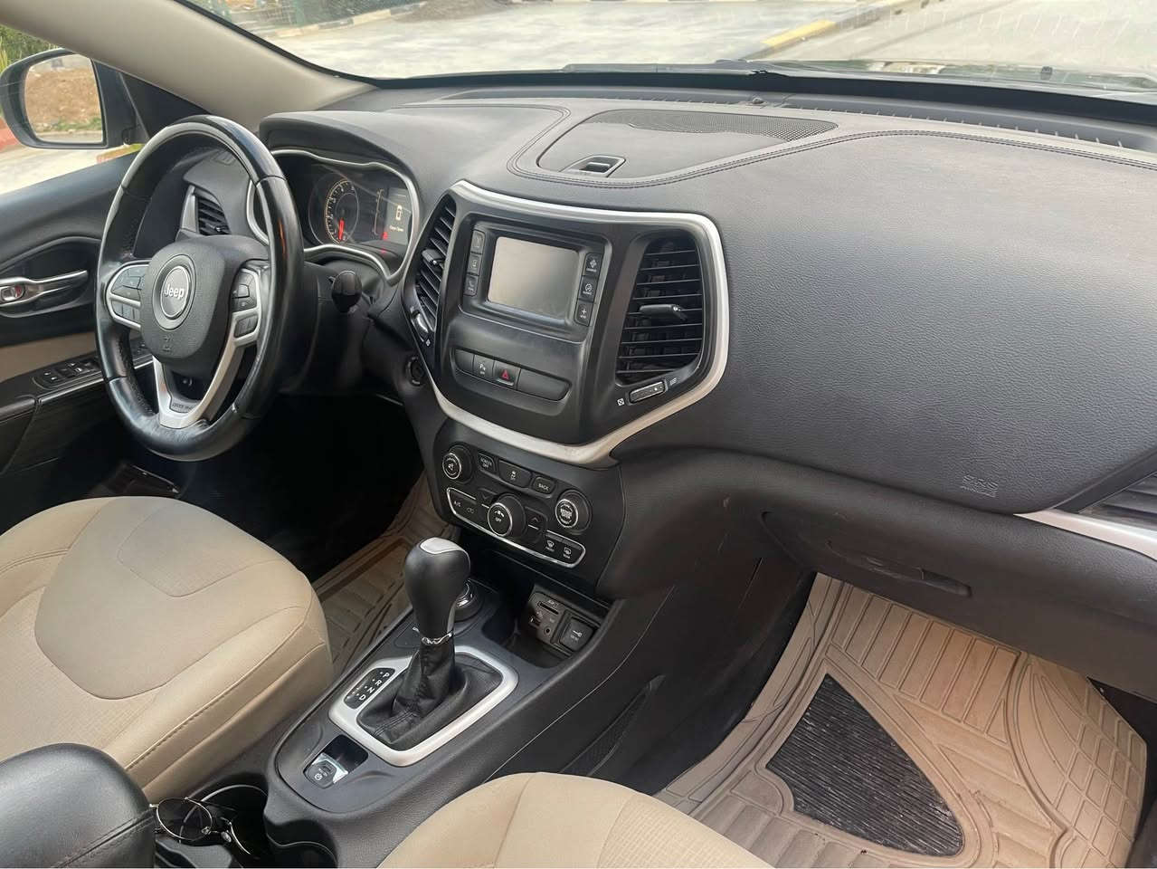 جيب شيروكي 2017 (( كيرتوماتيك قفل مةركةزي جام كارةبا Abs رادار كاميرا مةكينة كةورة ٢٤. بي توربو ناو زةرد دبل اكسل فول مواسةفاتة بس سلايت نية  بي بوياغة بةناوي خومة هةموو شتةي بةشةرتة ((١١٨))$ أربيل, العراق


**إذا كنت صاحب هذا الإعلان وتريد حذفه لأي سبب، رجاءا أرسل رسالة إلى الدعم الفني**