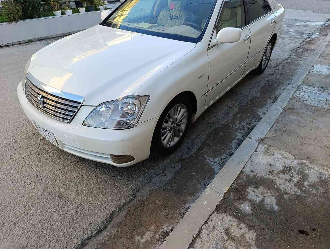 سڵاو 
182 بڕاوە بڕاوە
دەبڵو لەوی RS
3 دووگمە
3پەردە
سڵاجە
تەبرید مەرکەزی
4کوشن کارەبا
سوکان حەیزەران سوکان بەیبی
چرکەی تیا نیە
دەعامی بۆ دەعامی بەشەرت
هەرچوار تایەو ویلەکەی لۆک لۆکە
هەمووی مانگیکە چوار تایەی لۆکی بۆ بەسراوە
ڕۆنی گیێڕو مەکینەی تازە گۆڕاوە 
سەیارەی ماڵانە سەیارەی معرز نیە 
یەک سەنت مەسروفی تیا نیە 
***********
