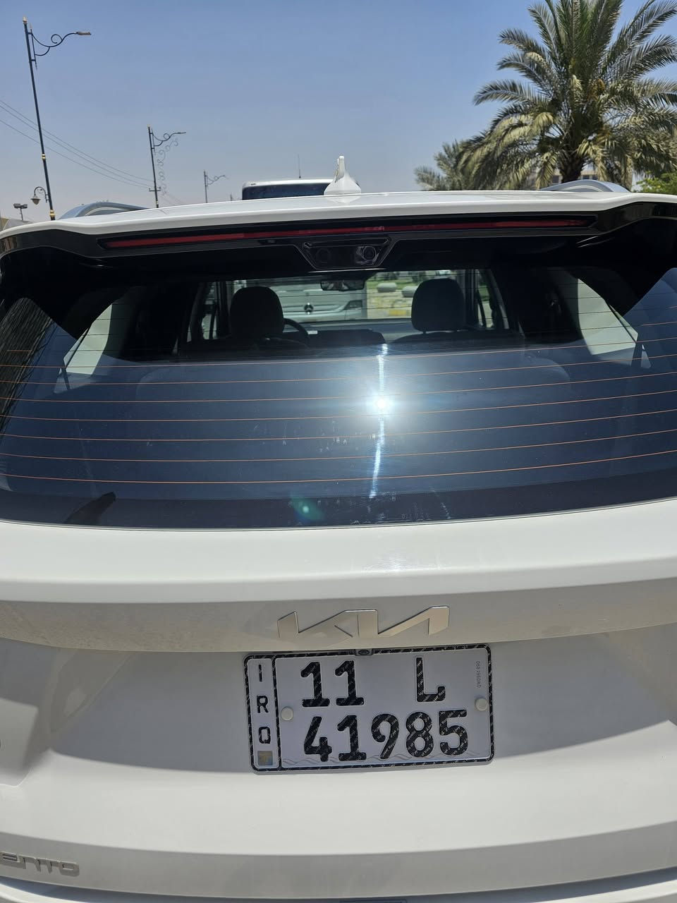 🚘 كيا سورينتو 6 سلندر – موديل2025 (خليجي)وكالة
كفالة عامة 
🔧 المحرك:
• 6 سلندر – 3500

🛣 ماشية:
.10800كم

🔑 التشغيل:
• بصمة تشغيل
• تشغيل عن بُعد

🪑 المقاعد:
• مقعد السائق والراكب كهربائي ⚡
• مقاعد جلد /مخمل
• ستائر جانبية للمقاعد الخلفية
. تحكم جانبي لمقعد الراكب

🛡 أنظمة الأمان:
• نظام كاميرات 📸 (2 كاميرات)
• رادار خلفي لتجنب الاصطدام عند الرجوع 🔙
• حساسات أمامية وخلفية
• مانع انزلاق
• مانع انحدار
• حساس تايرات

🚦 أنظمة القيادة:
• 4 أنظمة قيادة
• أوتو هولد
• هاند بريك بصمة

💡 الإضاءة والمظهر:
• أضواء ترحيب عند الاقتراب مع ترحيب داخلي ✨
• إضاءة LED أمامي وخلفي
• إنارة محيطية داخلية
• إشارات بالمرايا

📱 التقنيات:
• داتا شو 
• شاشة عدادات رقمية
• شاشة لمس متغيرة للتحكم بالميديا أو التبريد
• شحن لاسلكي للهواتف 🔋
• مرآة داخلية ذاتية التعتيم
• فول تحكم استيرن
• منافذ Type-C في الكشنات

❄ التكييف:
• تبريد 3 مناطق

📦 الصندوق:
• صندوق خلفي كهربائي

🛞 الإطارات:
• قياس 20 إنش

📍 المعلومات:
• رقم بغداد – تحويل ثاني يوم
• مكان السيارة: كربلاء 
• باسمـي شخصيًا
• البيع فقط
السعر  335 ورقة قابل للتفاوض 

📞 للاستفسار:
***********
***********
