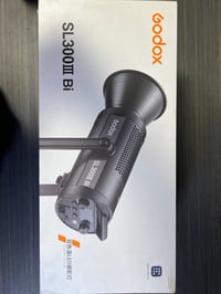 هيد لايت Godox SL300bi   مع سوفت بوكس وحامل  اخو الجديد مستخدم قليل جد...