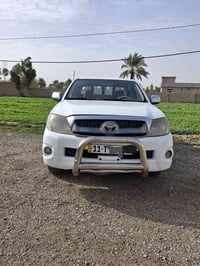 هايلوكس • ٢٠١١ • رقم بغداد