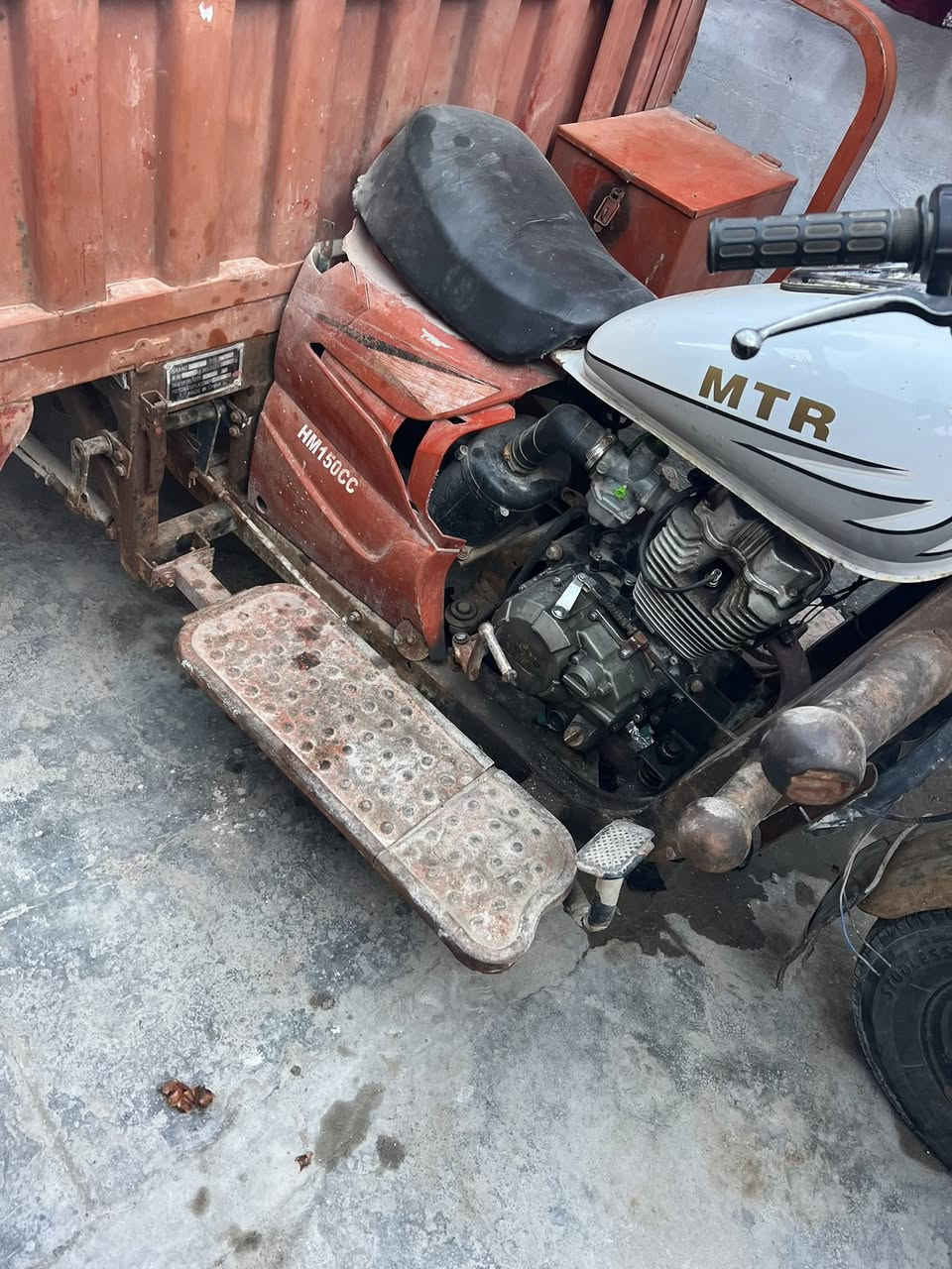 سلام عليكم ستوته للبيع السعر 1200 رقم وسنويه باقيه بس علي البصمه معامله كامله وبيه مجال ***********
