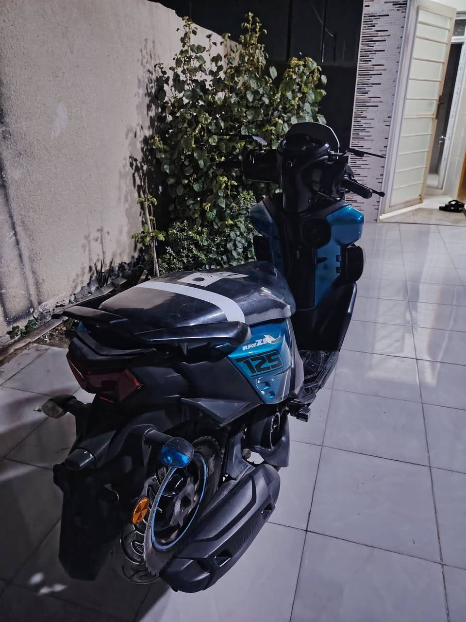 سلام عليكم ورحمة الله دراجه ZR 22مكفوله كفاله عامه سعرهه مليون ٦٥٠ دراجه ناعمه وجديده محرك كهربائيات تأيرات لايت زنون بلادي  ***********
