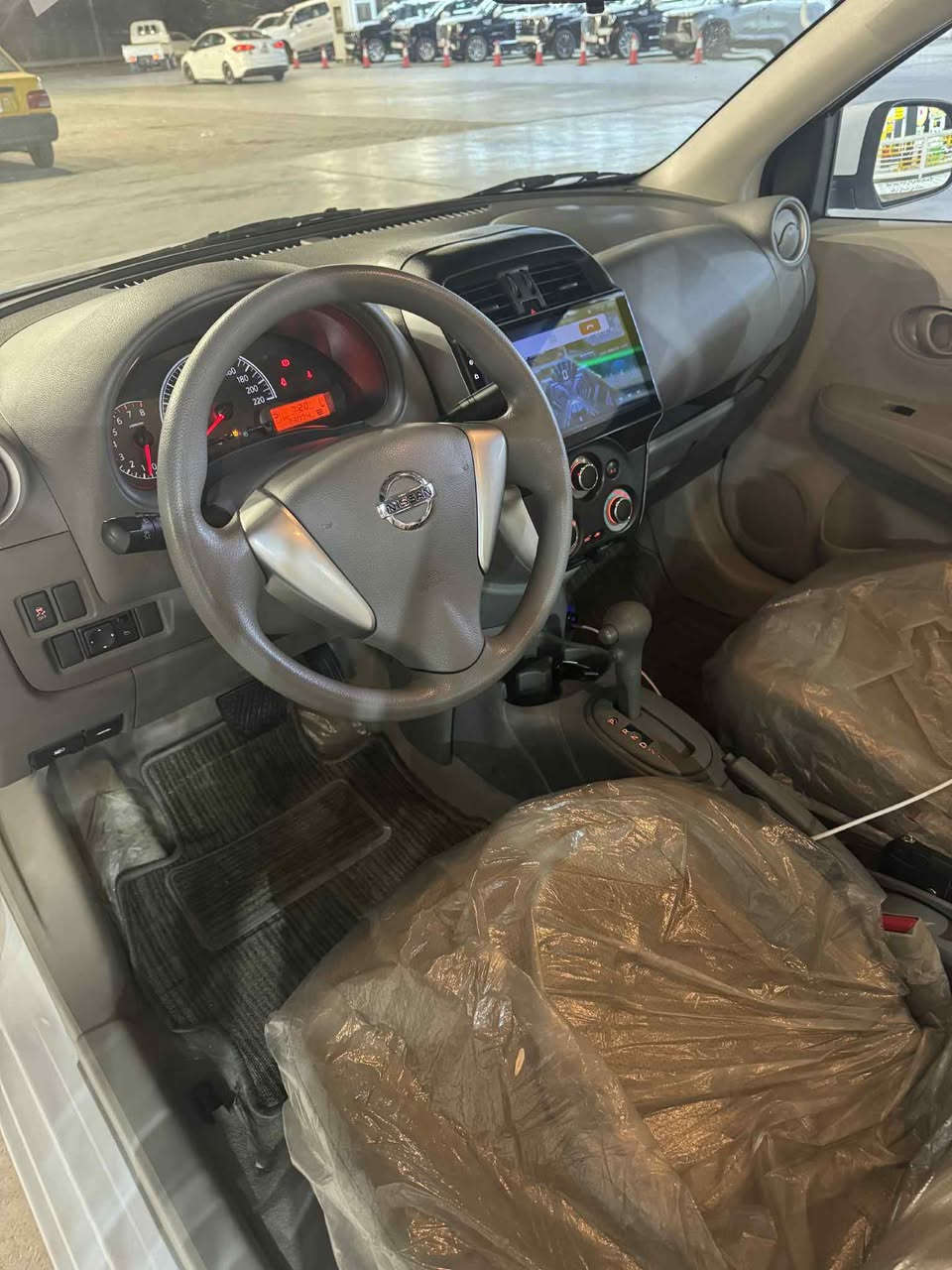 السلام عليكم للبيع فقط نيسان سني هندي اصلي بليته زركه 2024 كفاله عامه لاصبغ ولا بارد ماشيه 23 الف قابله للزياده على وضعية الشركه السعر 132 وبيها مجال بسيط رقم بغداد تحويل ثاني يوم المكان بغداد اي استفسار اتصل عالرقم ‭0770 901 9011
