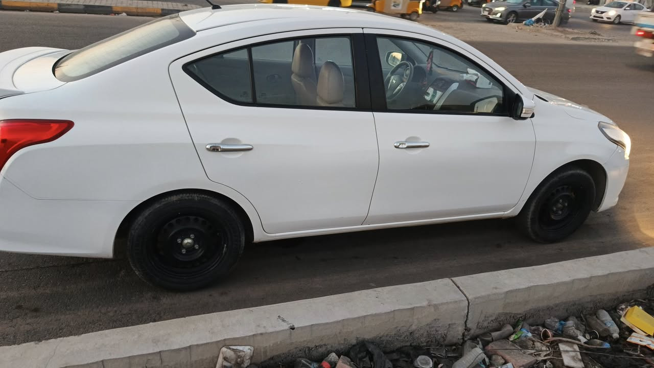 السلام عليكم
سني ٢٠٢٤ هندي 
كفالة عامة فقط شخط بالبنيد مثل ما واضح بالصورة
المكان بغداد 
الرقم انكليزي السيارة بأسمي التحويل ثاني يوم 
رقم الهاتف ***********
السعر شدة وعشرين 
١٢٠ ورقة
