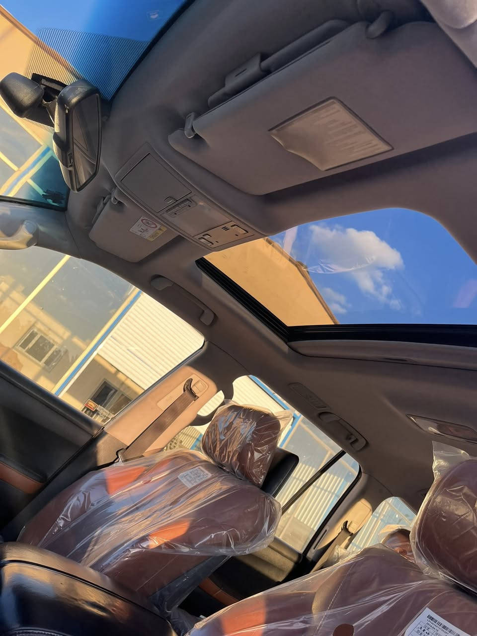 لكزز 2014  🔴 بريميه  🔴 .
رقم مميز بلاش مع السياره

المحرك 5700 

عداد المسافة : 200 الف كيلو

اللون : ابيض .

لون الداخل : مشمشي .

الضرر :  مكفوله من الصبغ ولفتح بيها بارد بسيط ما مبين بلعين.

السعر 395 $$ورقه ماكو هجي سعر نازل بسعرها اريد ابيع

 - المواصفات :

- فور ويل 

- ⁠داخل مشمشي مميز 

- ⁠منضومة زنون بلاديه

- ⁠ايرباكات عدد 8

- ⁠كشنات كهرباء 4 دكم

- ⁠شاشة بلادي كبيرة

- ⁠سلايد روف فتحة سقف

- ⁠كشنات جلد لون قرميدي المميز

- زراكات لايت + حساسات 

- ⁠كاميرات

- ⁠بصمة و تشغيل عن بعد

- ⁠تحكمات ستيرن

- ⁠ثلاجه +شحن لاسلكي 

- ⁠تبريد مركز

-جكات جوبلس 

مواصفات الكزز معروفه

- تشغيل عن بعد

العنوان بغداد البلديات 

للاستفسار : ***********
