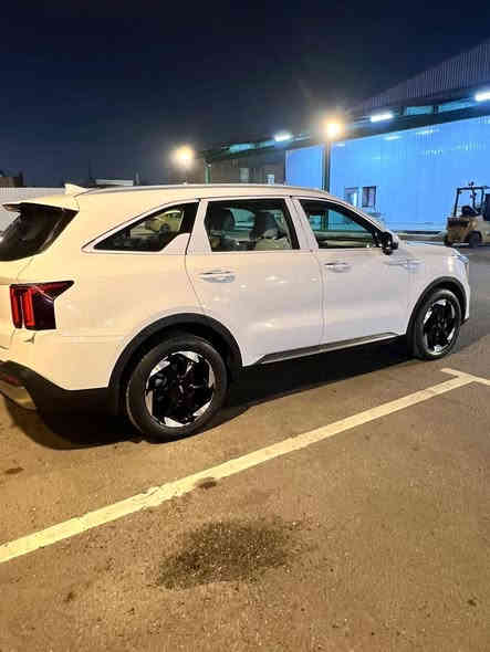 سورنتو 2024
محرك 6 سلندر 
كير ماوس
بنراما 
داتوشو
حساسات
كراسي خلفيه كهربائي 
كراسي كهرباء 
جنطة كهرباء 
بصمة وتشغيل عن بعد
شاشة متصلة تعمل بنظام بلي كار نفيكيشن
انارة ليزرية داخلية متغيرة الالوان 
اللايت عالي ناصي زنون 
لد نهاري ليزري امامي 
بك لايت ليزري LED
هندبريك دكمة 
اوتو هولد 
درايف مود
مانع انزلاق
مساعد منحدرات
شحن وايرليس بلوتوث 
تحكمات ستيرن فول 
حساسات امامي خلفي 
كامرة دوارة
تبريد 3 قطع مع تحكم منفصل للخلف 

السيارة استيراد الشركة الدولية لوكالة كيا 
ضمان 5 سنوات 

السعر 330 وبيها مجال 
  
***********

مكانها بغداد
