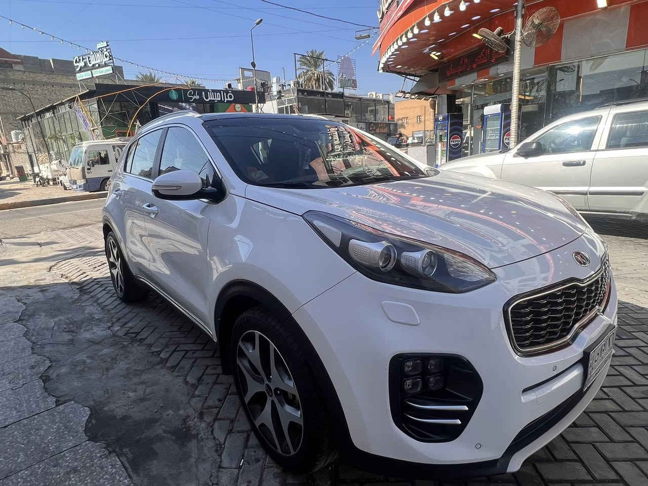 السلام عليكم .. سبورتج 2018 جي تي لاين الدولية ماشية 52 الف فول مواصفات  حتى السبير منازل 😎 رقم بغداد على ايدي ماخذها من الشركة زيرو ولحد الان تبديل الدهن بالشركة  كل شي بلادي حتى الكشنات  جلد 
تغليف الشركة مكفولة عدا شخطين بالدعامية فوك التاير  بارد على كد اصبع  للبيع السعر 20 الف$ .. مكان السيارة الاعظمية ***********
