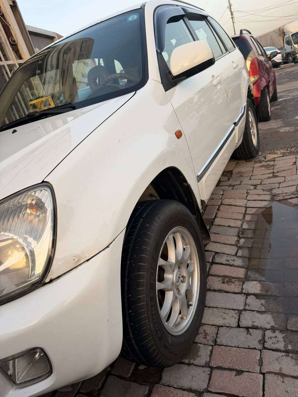 .السلام عليكم 
تيكو موديل 11 كير ميكانيك محرك كورلا محور 
سياره بلادي مكفول من الضرب لا تبديل 
كير محرك تبريد مكينه كفاله عامه 
تخم تاير شواصي مكفولات بلادي 
دوخل نظيفه سياره حلو معنا الكمله بل عافيه ياخذها 
رقم بغداد مشروع وطني بسمي تحويل ثاني يوم 
سعار سياره 58بي مجال شي بسيط 
العنوان بغداد الحبيبيه نتصل تدلل 
***********
