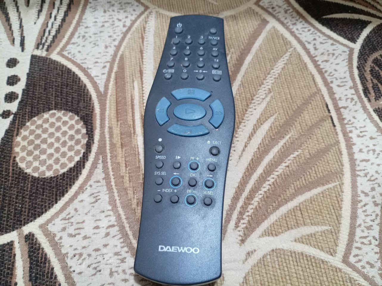 فيديو دايو صنع في كوريا مع الريمونت 6 هيد  على بلاده بدون أي نقص أو خلل أو تصليح

السعر 55 ألف
يوجد توصيل


**إذا كنت صاحب هذا الإعلان وتريد حذفه لأي سبب، رجاءا أرسل رسالة إلى الدعم الفني**