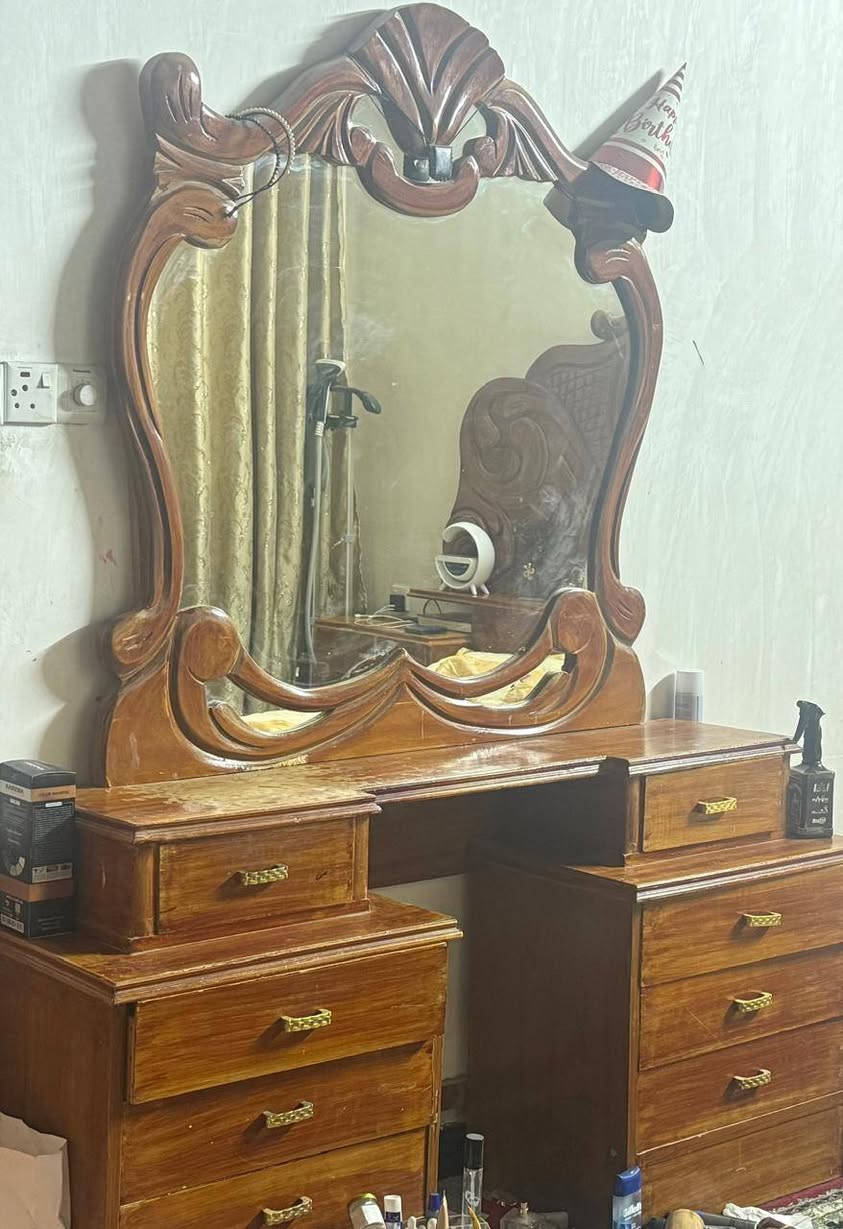 غرفة نوم نفرين خشب صاج عراقي
٦ أبواب مع الملحق
مكونه من ٦ قطع
مكاني حي الجهاد
السعر ٦٥٠ وبيها مجال
للاستفسار الاتصال على الرقم *********** واتساب
