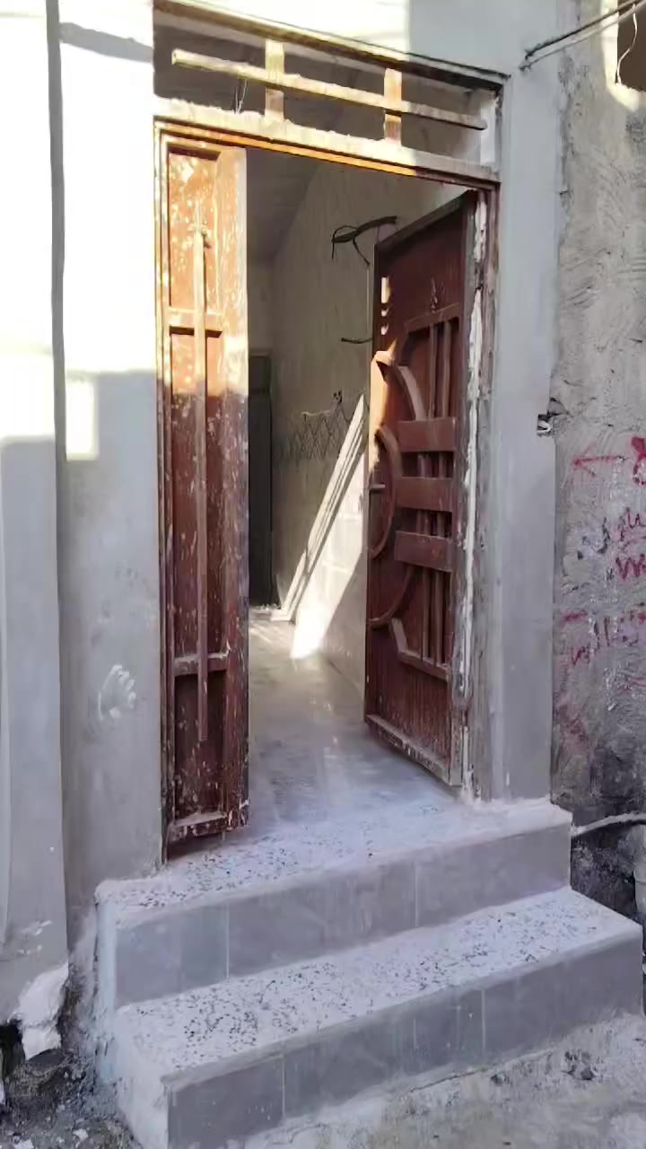 يعلن مكتب  النعيمي الأصيل للعقار قرب جامع جويجاتي
رقم العرض:28

‏دار  للبيع  سند ملك صرف 

المساحه :40م

المنطقة : الرابعيه قرب متوسطه علي بن أبي طالب قريب  على شارع العام 

يتكون من 1 غرفه + خدمات + مطبخ + الدار بناء حديث 

كما موضح بالفيديو 

🚩 صفحة مختصة بتجارة العقارات 🚩 
- بيوت بيع وشراء وبأسعار مناسبة✅ 
- يوجد قطع اراضي باسعار مناسبة ✅
- يوجد عروض تجارية مناسبة ✅
---------------------------
نستقبل العقود الخارجية ‼️
⚠️موقع مكتب  النعيمي الأصيل للعقار : الجانب الايمن في باب جديد قرب جامع جويجاتي ♻️
للأستفسار اكثر 👇👇
📞📞*********** 📞📞واتساب
📞📞*********** 📞📞
