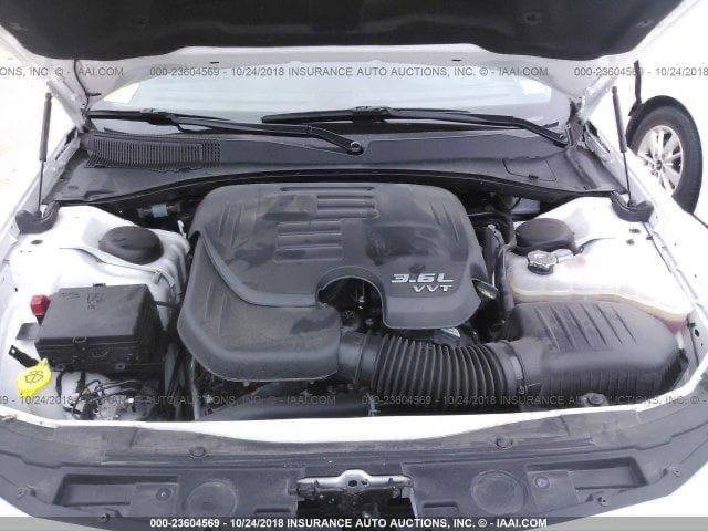 كرايسلر 300c
كفاله عامه كلين تايتل كندي  
#ملاحظه انه مبدل ويل 18 
الموديل:2018 كندي
العداد: ٨٢ ألف  كيلو متر مو ميل  
سياره جاهزه كله على لبلاد +منظومه زنون جديده ضمان سنتين
المحرك: 3.6 لتر 6 سلندر
ناقل الحركة: 8 سرعات اوتوماتيكي
نظام الدفع: دفع خلفي
(رقم سليمانية باسمي تحويل او تريد وكاله حاظر )

المواصفات:
رادار امامي مع مانع تصادم 
سكليتر مع بريك تحكم كهرباء
حساسات امامي 
اشاره بلمرأه الجانبيه 
سستم صوت كامل مع دمام خلفي 
ويل الالمنيوم قياس 18 انج 
شاشة لمس قياس 10.1 انج مع نظام ملاحة
نقطة عمياء وتحذير المسار الخلفي 
حساسات خلفية
مانع تصادم خلفي 
كاميرا خلفية
مرآة الرؤية الخلفية بخاصية التعتيم  
مقاعد جلد 
مقعد السائق والجانبي  كهربائي
المقاعد الامامية مدفئة وتبريد
مكيف الهواء مع تحكم 3 مناطق 
نظام ابل كاربلاي و اندرويد اوتو لاسلكي
دخول ذكي (بصمة)
نظام التشغيل عن بُعد
مصابيح أمامية أوتوماتيكية 
مرايا خارجية مدفئة
فتحات اكزوز مزدوجة
وسائد هوائية أمامية متعددة وجانبية وخلفية
مكان السياره البصره
مكلف بالنشر 
للاستفسار الاتصال***********
يوجد وتساب
