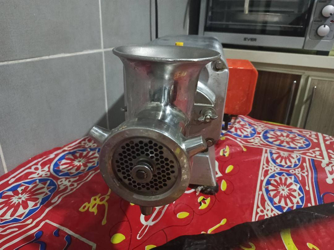 مثرامه لحم للبيع  مكاني نجف الاستفسار رقم الهاتف ***********
