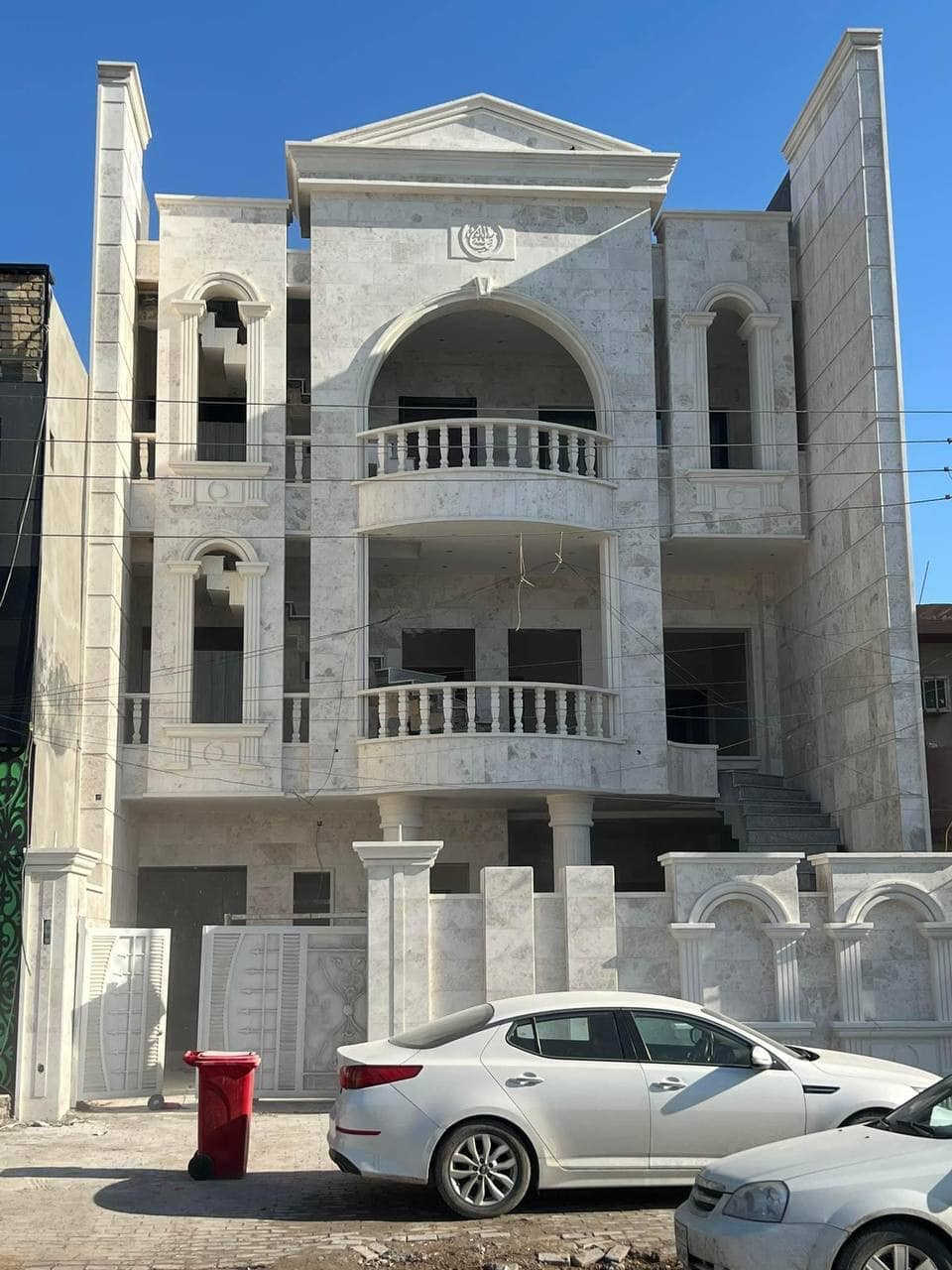 تغليف المنازل والبنايات بالمرمر والحجر شغل درجة أولى إستلام مهندس سعر المتر مربع25الف والطول 15الف بطريقة الحام والسيم نعمل في جميع المحافضات
***********
