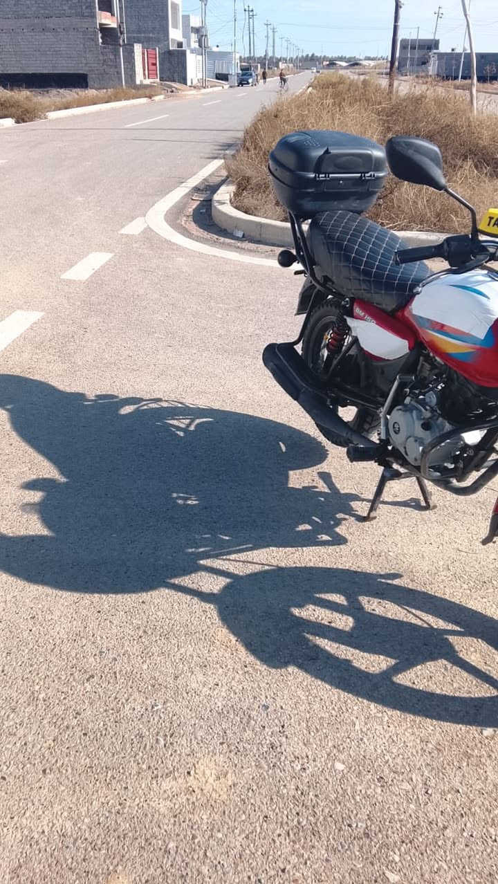 سلام عليكم دراجه بوكسر موديل2020 نضيفه كلش وناعمه كامله مكمله من كلشي سلف كهربائيات كلها شغاله اوراق اصولي ترقيم المكان ديالى الخالص فلكه مصطفى جواد السعر 975 وبيها مجال الرقم للأستفسار ‭0786 764 1706‬
