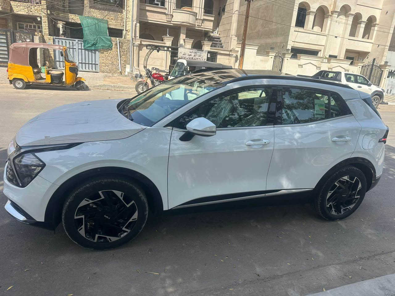 سلام عليكم سبورتج 2023 بلاك اديشن فول مواصفات للاخير واحد على واحد السياره كلش جديده وبعدها بحاله الوكاله السياره ماشيه 18 الف فقط السياره مكفوله كفاله عامه سياره نضيفه بمعنى الكلمه العنوان بغداد حي حطين السياره قابل للمراوس حسب القناعه للاستفسار  *********** بغداد, العراق
