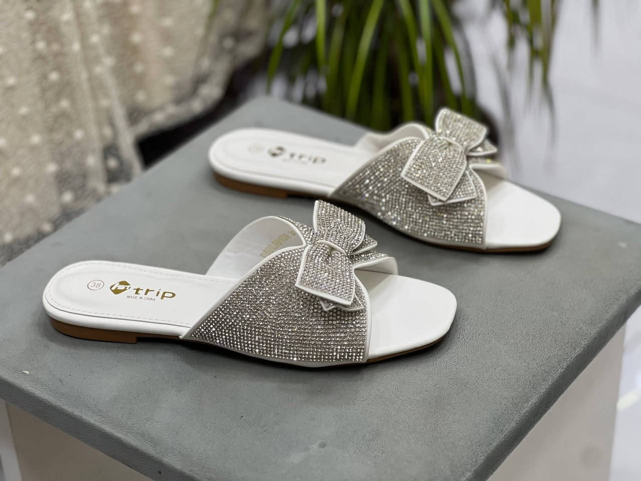 #موسم_العيد #2026 
إطلاله جميلة سليبر ماركه ❤️
فلات الوزن:صفر قياس 37-41
#توصيل كل محافظات العراق 🇮🇶


**إذا كنت صاحب هذا الإعلان وتريد حذفه لأي سبب، رجاءا أرسل رسالة إلى الدعم الفني**