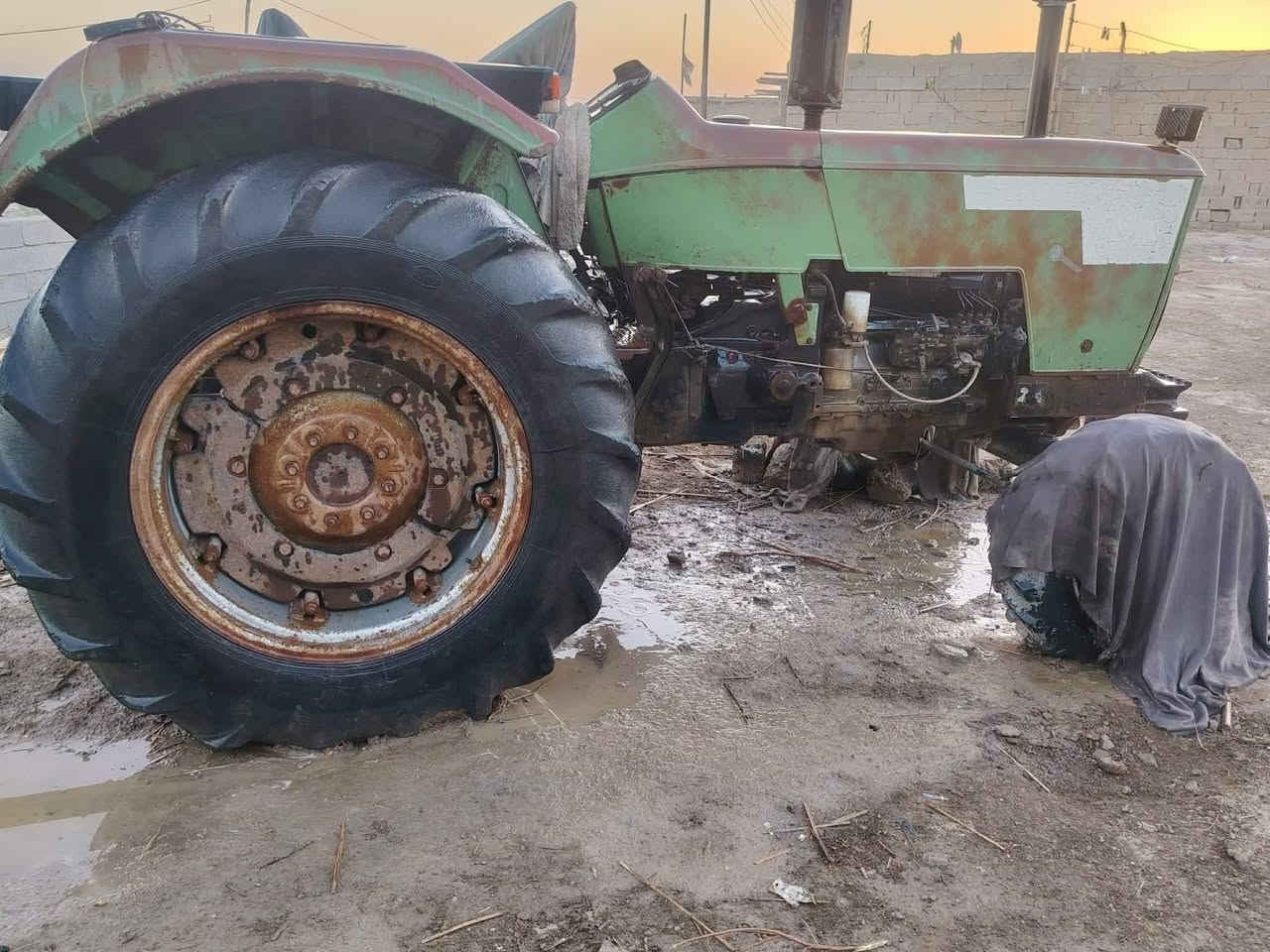 السلام عليكم كاروبه موديل 2002 جاهزه من كلشي حلوه ونضيفه بلاضافه الى فدان وخرماشه وباذره المكان ميسان قضاء قلعه صالح للاستفسار الاتصال علا هاذا الرقم ***********
