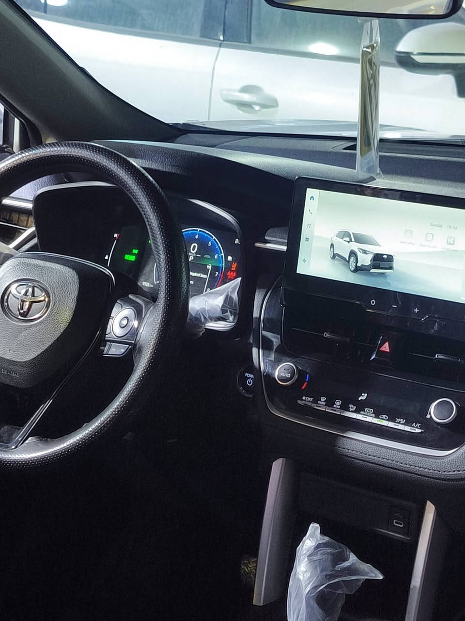 السلام عليكم. كروز 2024 ماشيه ٩الف مكفولة من الصبغ والبارد سعرها 26مليون وبيها مجال  مكانها بغداد للأستفسار ***********
