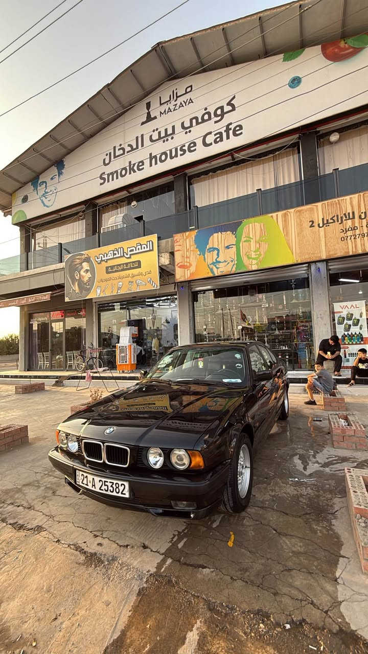بي ام 525 محرك كبس دجطال موديل 1995 لا صرف لا بخار 
لون اسود بطقت بنزين بي سنوي بسمي سياره ضررها جملغ خلفي سكن ورد المان رقم تليفوني *********** الاستفسار كركوك عنوان سياره بيها مجال بسيط كركوك, العراق
