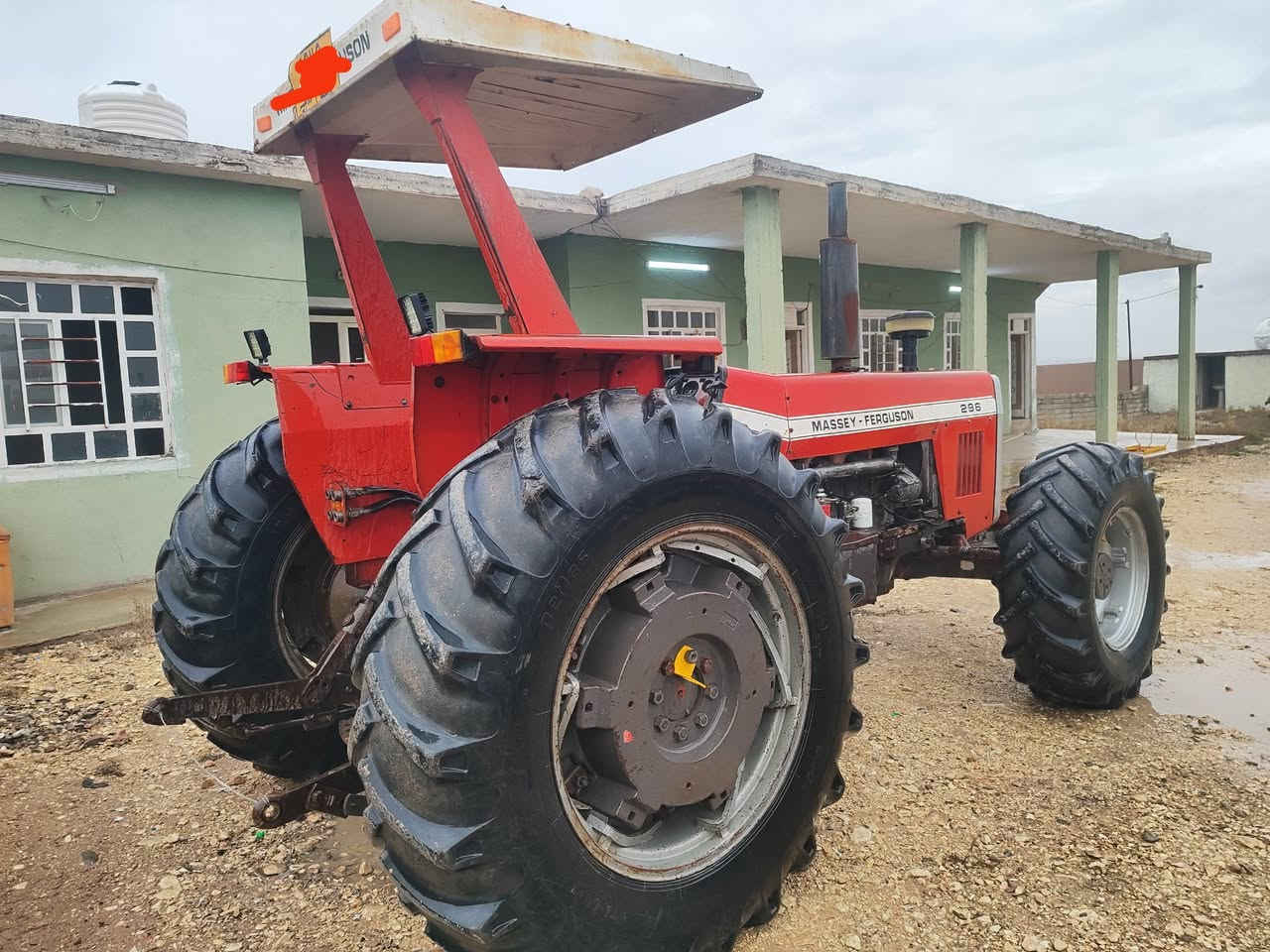 السلام عليكم تركتر فوركسن موديل 89 رقم نينوى كير محرك اكسن بشرط طخم تايرات الاتصال على الرقم *********** اسيا ***********
