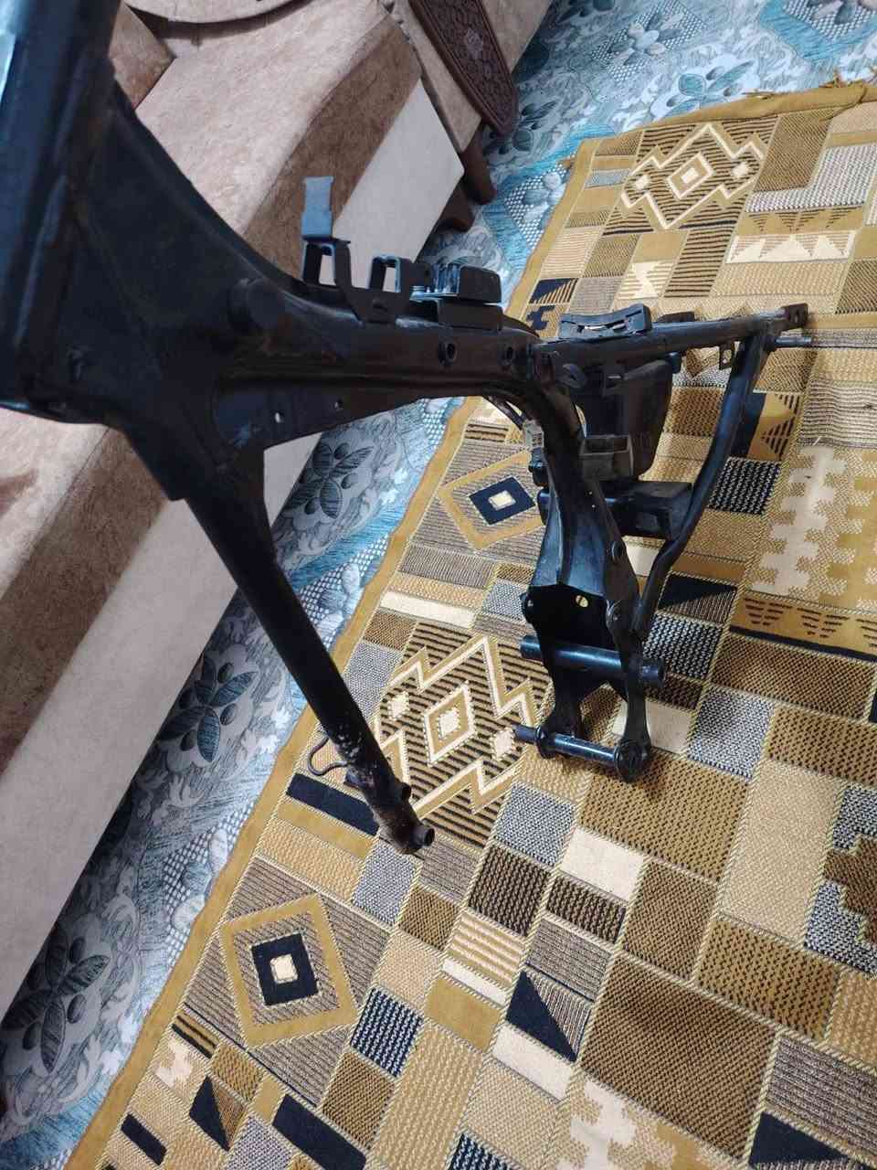 اسلام عليكم 

للبيع شاصي اوراق اصولي موديل 15 

بوري رفيع مصبوغ وجاهز شراي اتصل وبخدمتك 
 
مكاني ديوانيه عفك 

سعر خاص او عله رقم ***********
