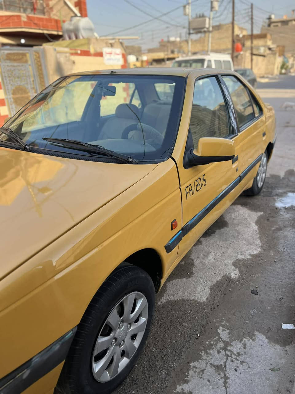 السلام عليكم بيجو أكد ٢٠١٤ مكفوله فقط كصت البنيد والدواير الخلفيه مكينه كير تبريد مكفول
مصفره 
عنواني بغداد العبيدي 
***********
