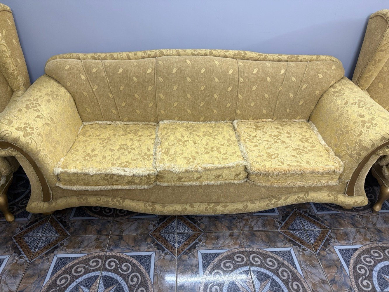 تخم 9 مقاعد جديد استخدام قليل مكاني بغداد العامرية