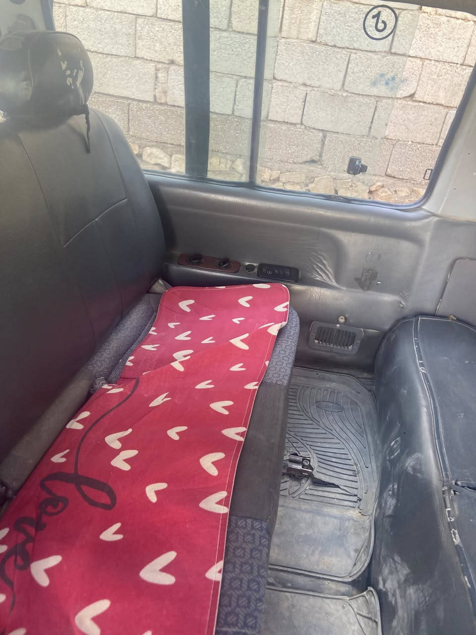 السلام عليكم للبيع كيا بريجو موديل 1996  بأسمي مكان السيارة الأنبار سيارة مصبوغه للبيع عام جاهزه من كلشي مكفولات المكينه والگير والاكسن سنويه لل 27دواخل بلاد كله جديد بالخير وبالعافيه على اللي تصير من نصيبه. السعر 75 وبيه مجال للتواصل يوجد واتساب ***********
