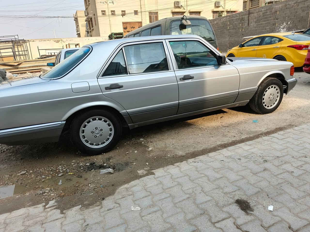 السلام عليكم مرسيدس جامبو موديل٩٠ فول مواصفات سلايت روف هوك خلفي بلاد موبايل بلاد بردات خلفية سچچ نوزلات جديدة حدادية جديدة مكينة وكير جدد بدون ضربة وقطرة خياس مابيها أربعة جام كهرباء باب قصير محرك٦ بلادي٣٠٠ كشنات كهرباء السعر خاص الاستفسار ‭٠٧٨٢ ٤٩٢ ٦٣٣٧‬
